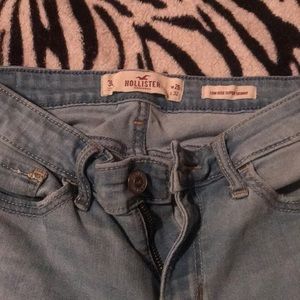 Size 26 hollister distressed super skinny jeans